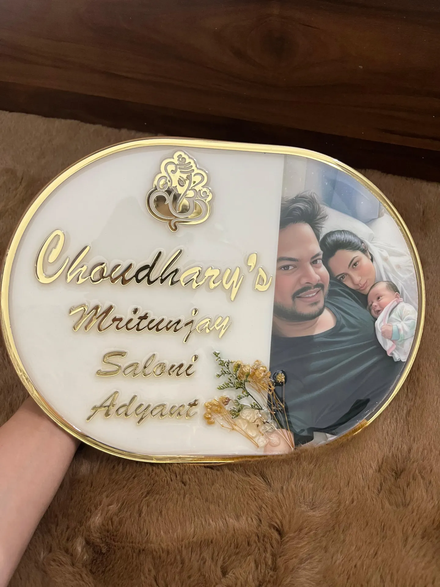 𝑷𝒆𝒓𝒔𝒐𝒏𝒂𝒍𝒊𝒛𝒆𝒅 𝑭𝒂𝒎𝒊𝒍𝒚 𝑹𝒆𝒔𝒊𝒏 𝑵𝒂𝒎𝒆 𝑷𝒍𝒂𝒒𝒖𝒆
